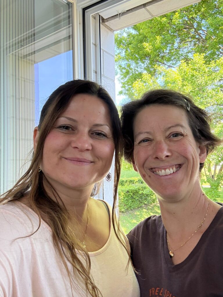 Julijana und Michèle, deine Gastgeberinnen Deine Gastgeberinnen